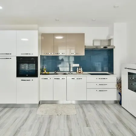 Apartment Modern Cozy Flat With Parking In Center *